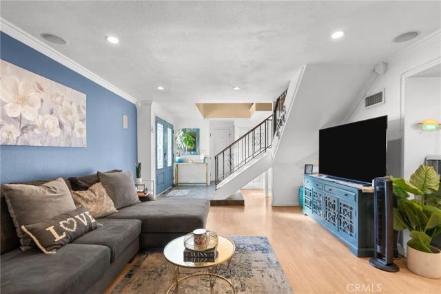 27466 Annette Jo, Saugus, CA 91350