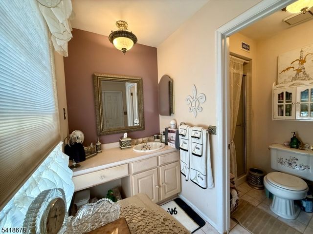 107 Bayberry Dr, Franklin Twp., NJ 08873