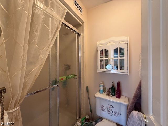 107 Bayberry Dr, Franklin Twp., NJ 08873