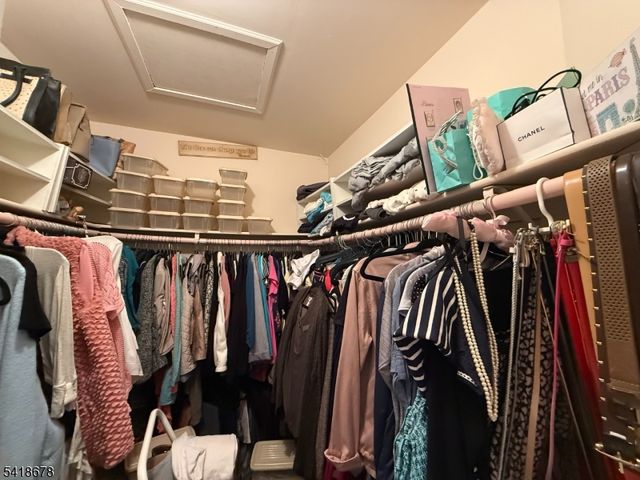 107 Bayberry Dr, Franklin Twp., NJ 08873