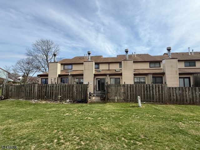 107 Bayberry Dr, Franklin Twp., NJ 08873