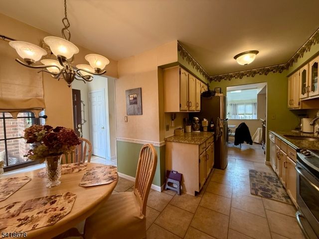 107 Bayberry Dr, Franklin Twp., NJ 08873