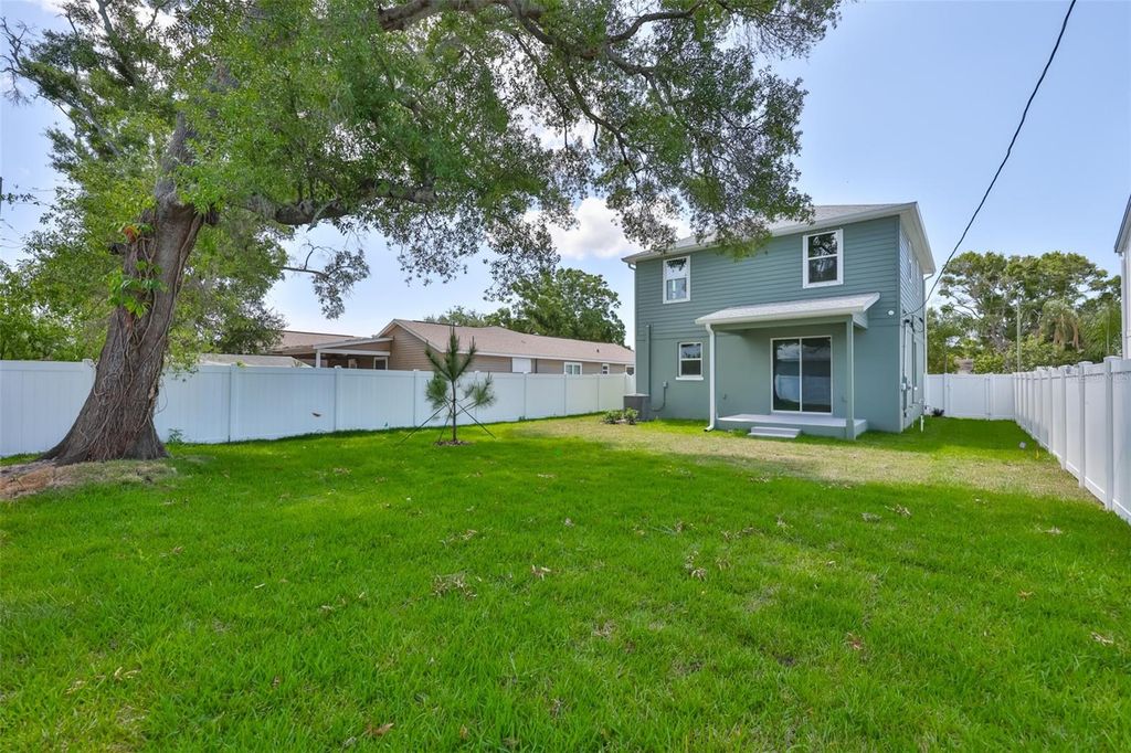 Image 23 of property listing at 4171 56TH AVENUE N, St Petersburg, FL 33714