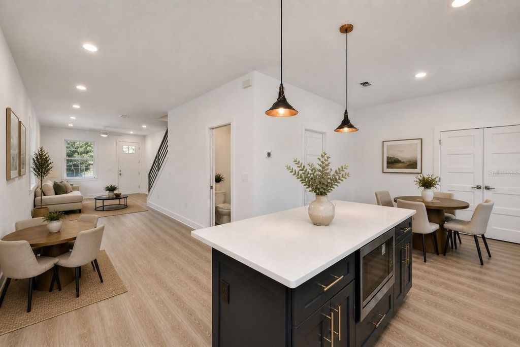 Image 8 of property listing at 4171 56TH AVENUE N, St Petersburg, FL 33714
