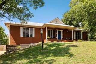 1716 Oak Grove Road, Van Buren, AR 72956