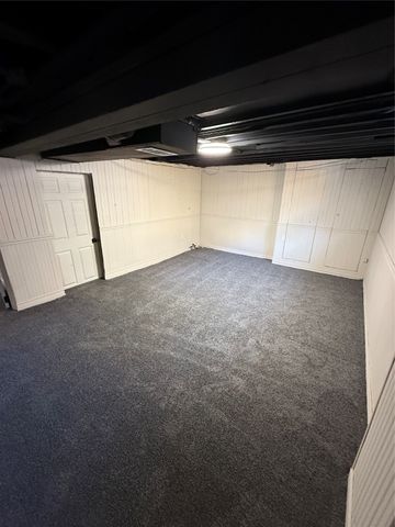 2711 Des Moines Street, Des Moines, IA 50317