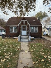 2711 Des Moines Street, Des Moines, IA 50317