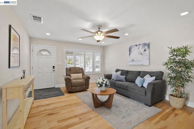 5706 Willkie Pl, Fremont, CA 94538