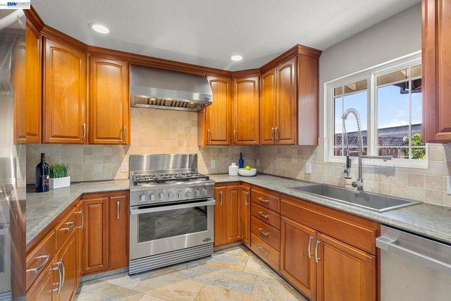 5706 Willkie Pl, Fremont, CA 94538