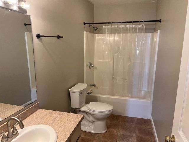 50 Bjorklund Ave, Worcester, MA 01605