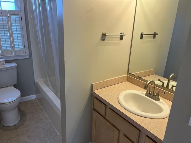 50 Bjorklund Ave, Worcester, MA 01605