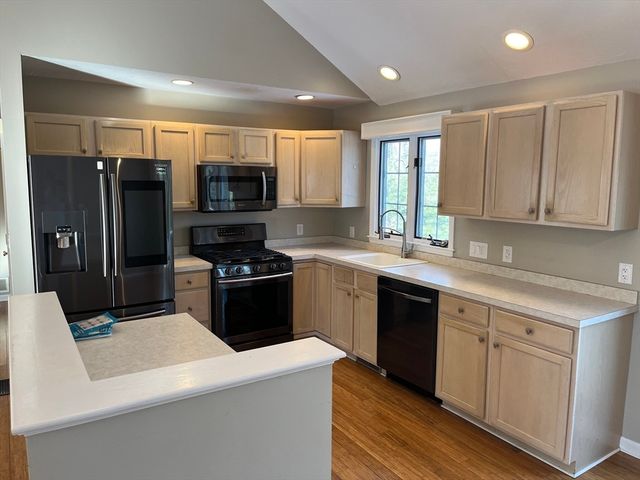 50 Bjorklund Ave, Worcester, MA 01605