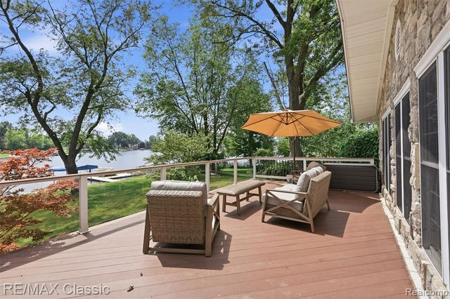 3500 Raftwood Drive, Commerce Twp, MI 48382