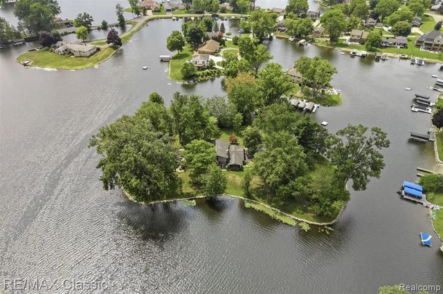 3500 Raftwood Drive, Commerce Twp, MI 48382