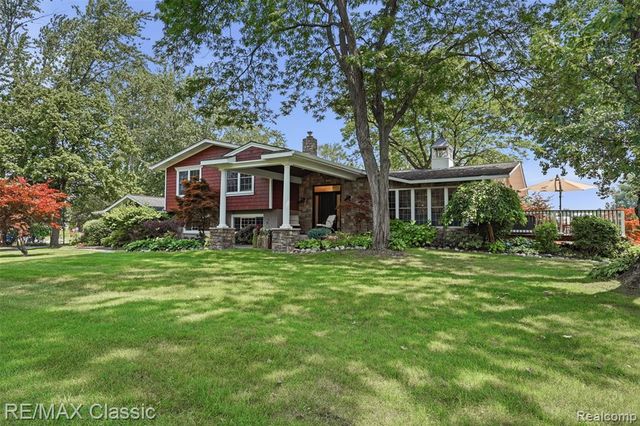 3500 Raftwood Drive, Commerce Twp, MI 48382