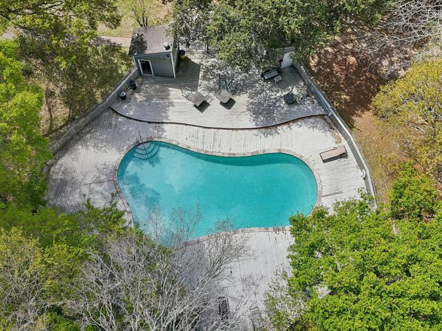 64 Hideaway Drive, Friendswood, TX 77546