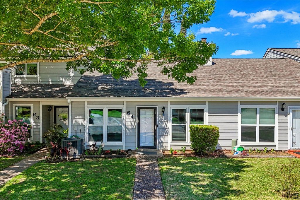 64 Hideaway Drive, Friendswood, TX 77546