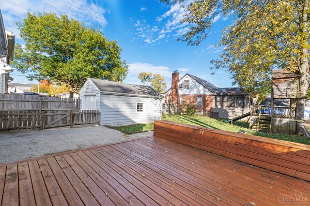 8028 Beech Avenue, Deer Park, OH 45236