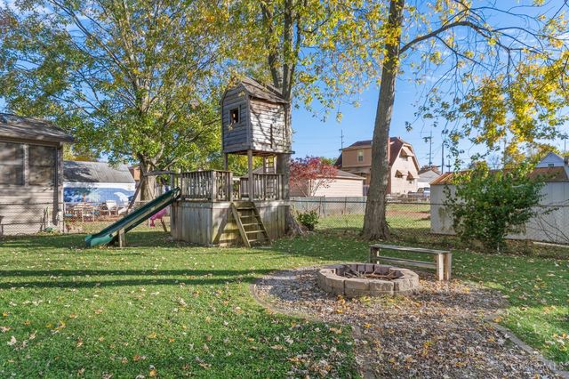 8028 Beech Avenue, Deer Park, OH 45236