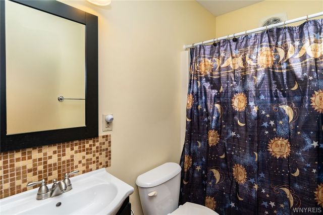 9244 Robbins Road, Leroy, NY 14482