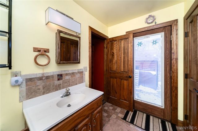 9244 Robbins Road, Leroy, NY 14482