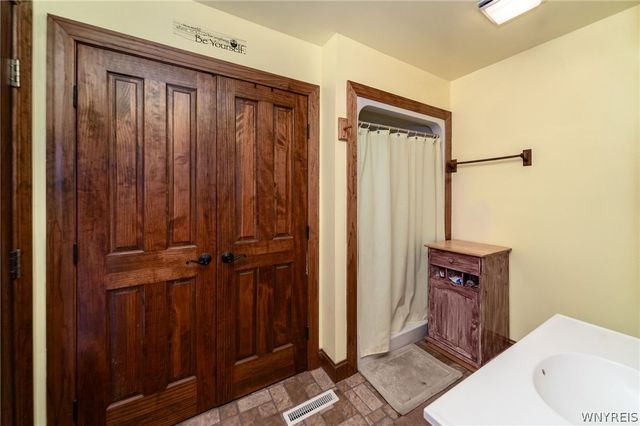 9244 Robbins Road, Leroy, NY 14482