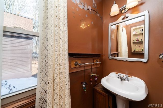 9244 Robbins Road, Leroy, NY 14482