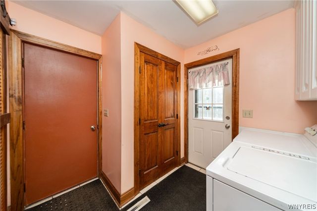 9244 Robbins Road, Leroy, NY 14482