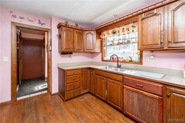 9244 Robbins Road, Leroy, NY 14482