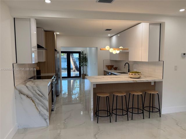 1151 NW 112th St, Miami, FL 33168