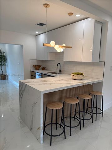 1151 NW 112th St, Miami, FL 33168