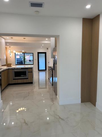 1151 NW 112th St, Miami, FL 33168