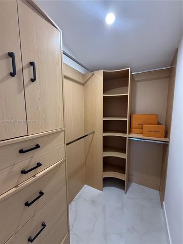 1151 NW 112th St, Miami, FL 33168