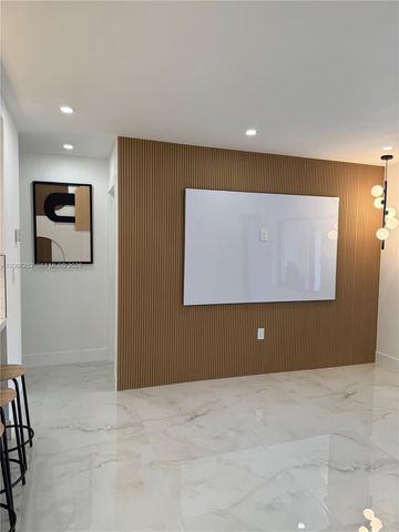 1151 NW 112th St, Miami, FL 33168