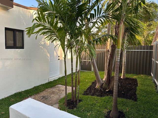 1151 NW 112th St, Miami, FL 33168