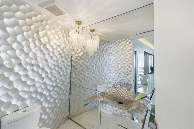 1000 S Pointe Dr 1606, Miami Beach, FL 33139