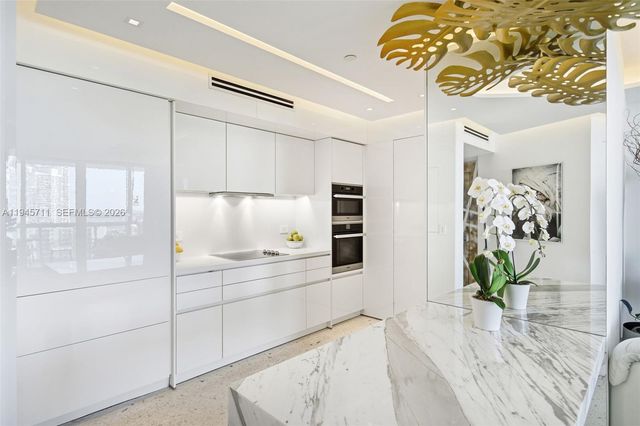 1000 S Pointe Dr 1606, Miami Beach, FL 33139