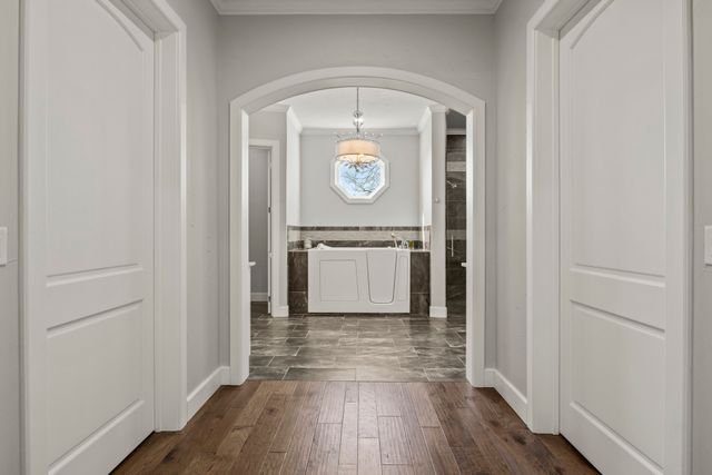 602 Greenhill Park Avenue, Mt Pleasant, TX 75455