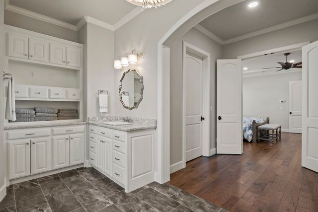 602 Greenhill Park Avenue, Mt Pleasant, TX 75455