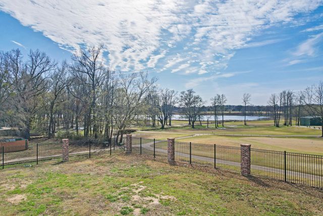 602 Greenhill Park Avenue, Mt Pleasant, TX 75455