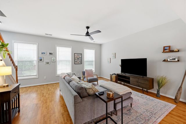 1145 Appian Crossing Way 102, Lexington, KY 40517