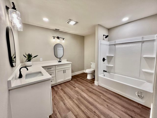 16 N 1St Street, Defuniak Springs, FL 32433