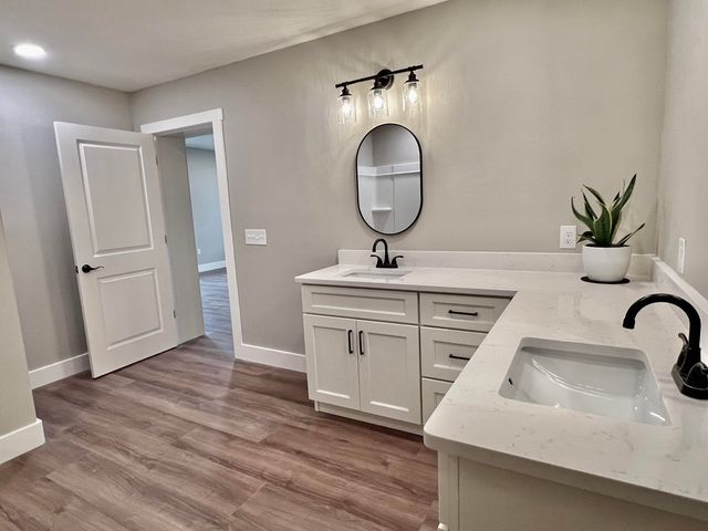 16 N 1St Street, Defuniak Springs, FL 32433