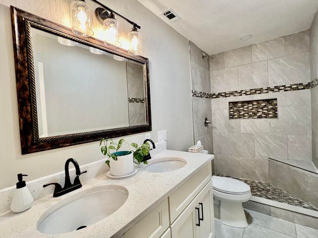 16 N 1St Street, Defuniak Springs, FL 32433