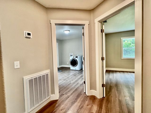 16 N 1St Street, Defuniak Springs, FL 32433