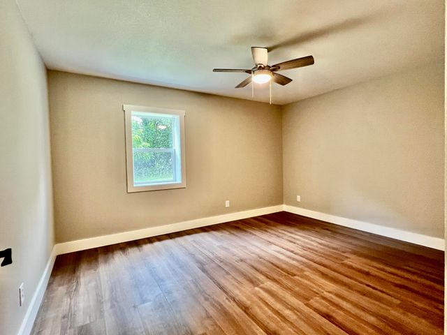 16 N 1St Street, Defuniak Springs, FL 32433