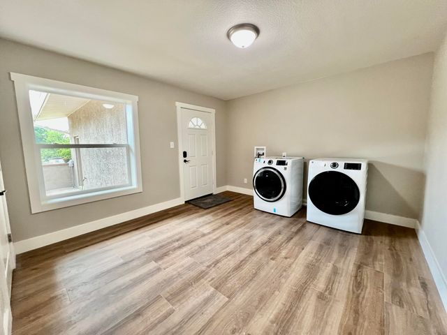 16 N 1St Street, Defuniak Springs, FL 32433