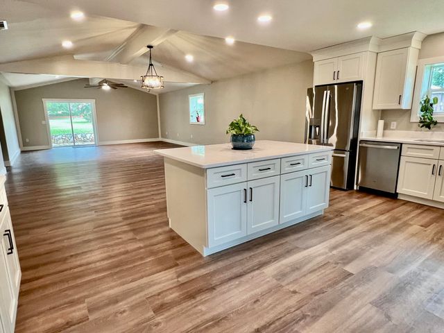 16 N 1St Street, Defuniak Springs, FL 32433