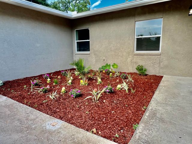 16 N 1St Street, Defuniak Springs, FL 32433