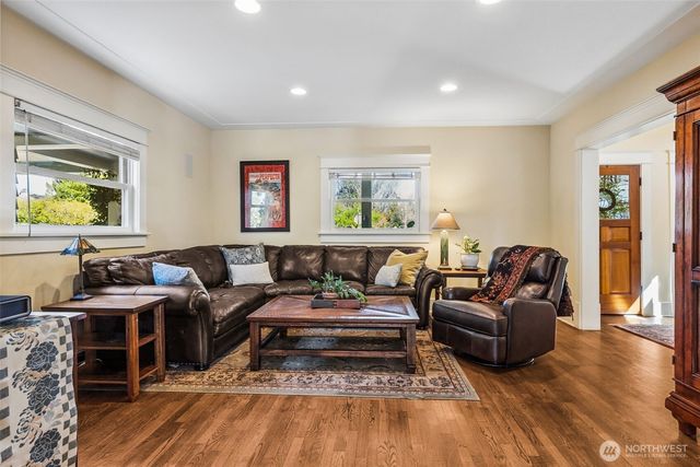 1923 Water Street SW, Olympia, WA 98501